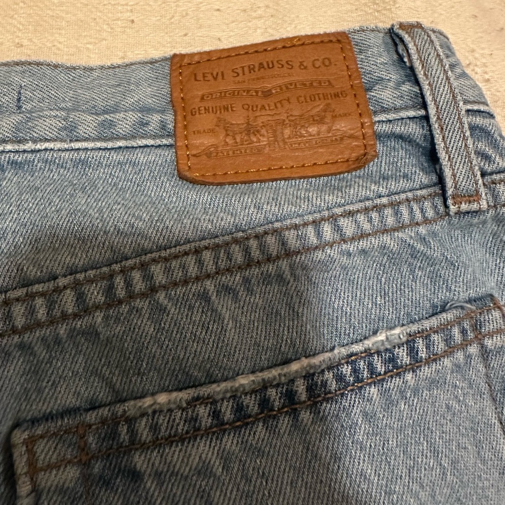 Levi’s wedgie fit light wash jeans - Picture 5 of 5